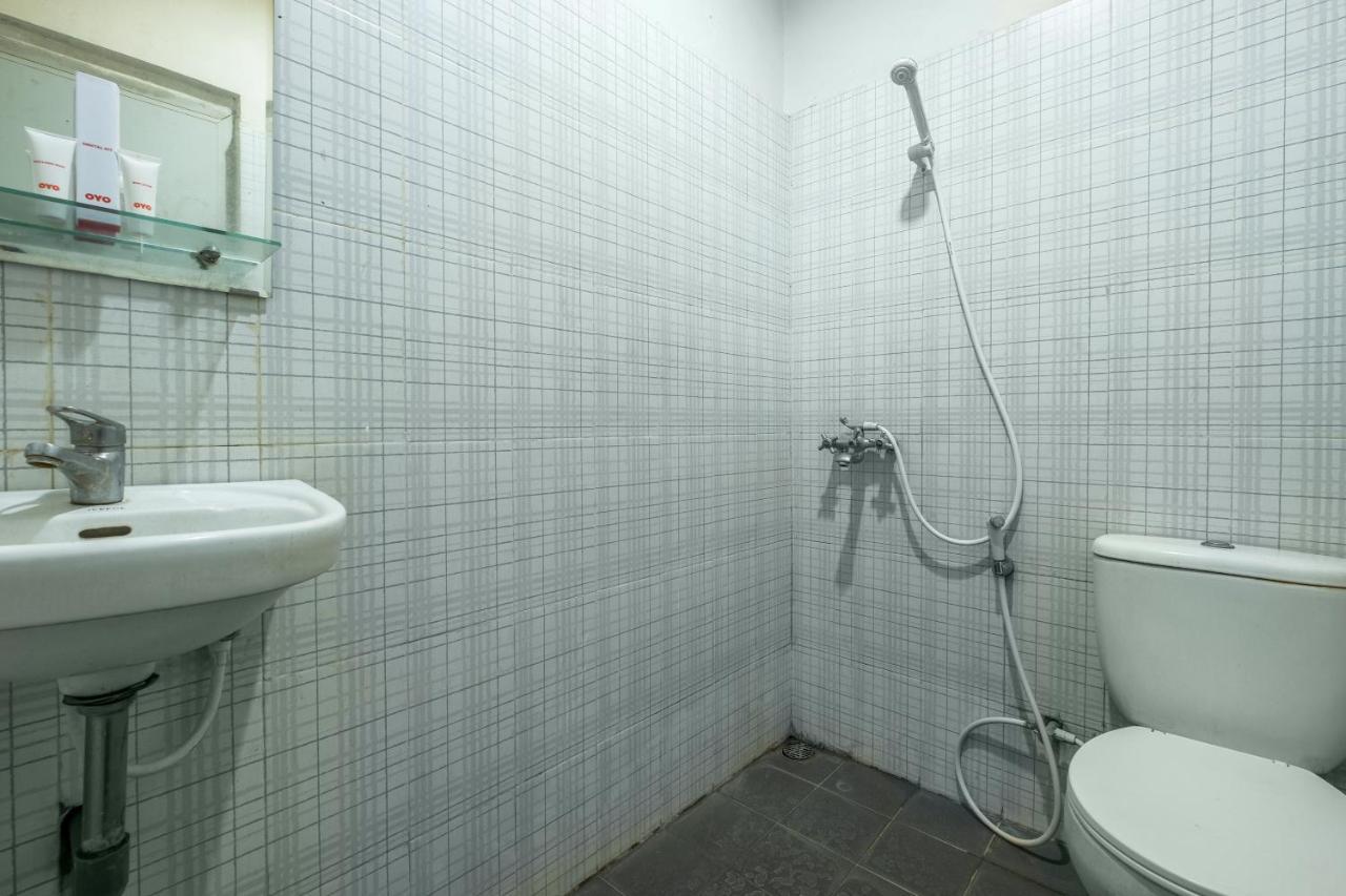 Oyo 1444 Patradissa Stasiun Bandung Hotel Экстерьер фото